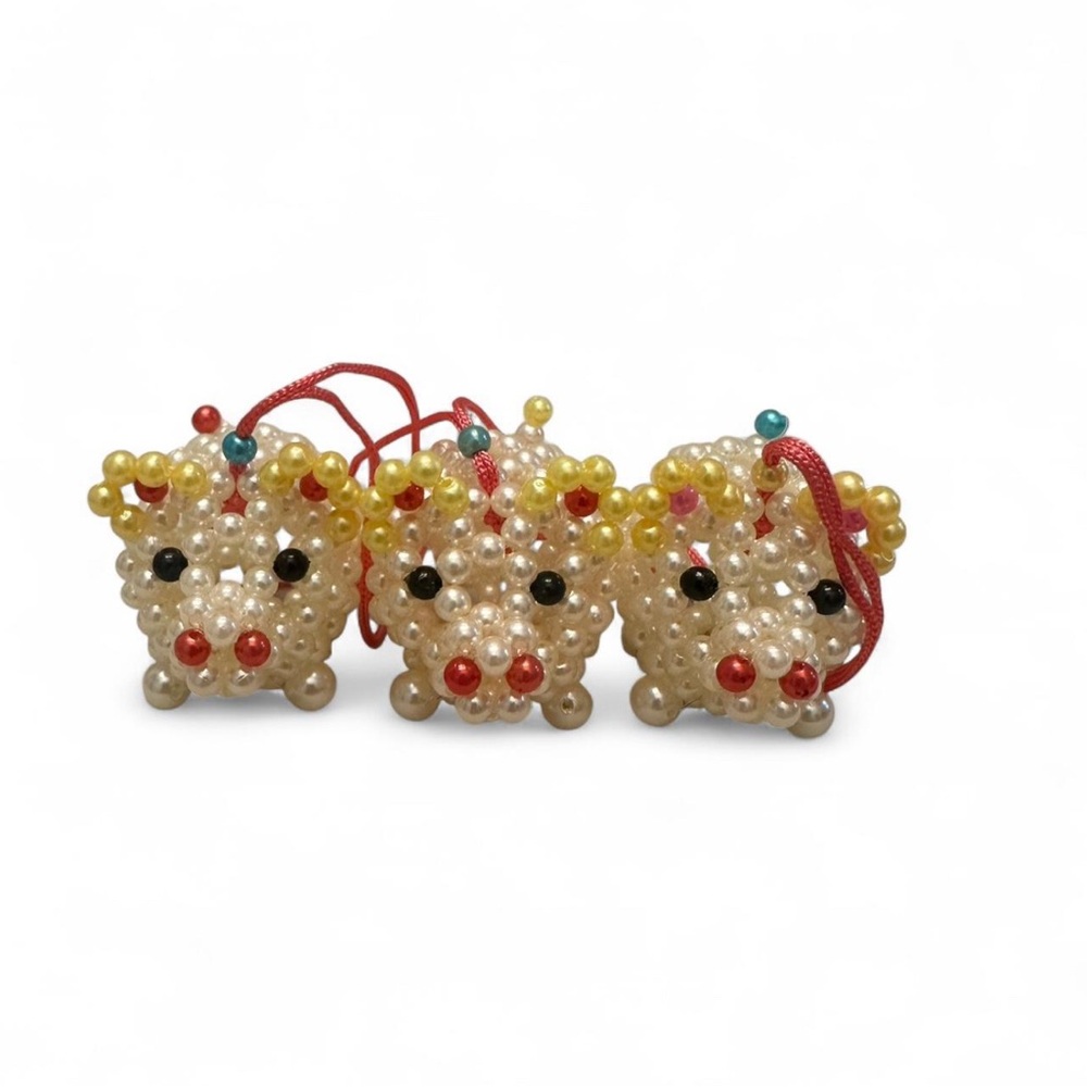 🎄 Beaded White Pig Ornaments – Red & Yellow Accents (3-Pack)